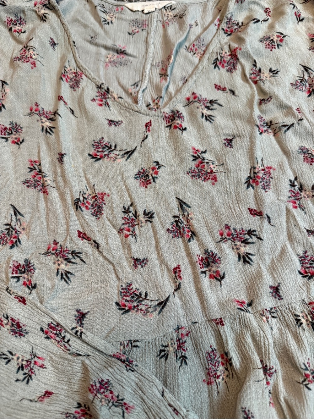 Light Sage Floral V-Neck Tiered Long-Sleeve Blouse - Picture 2 of 5
